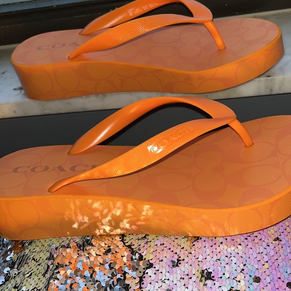 Coach Flip Flops - Picture 6 of 7